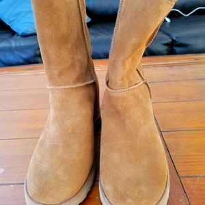 Female size 8 UGG Highheel boots, Tan